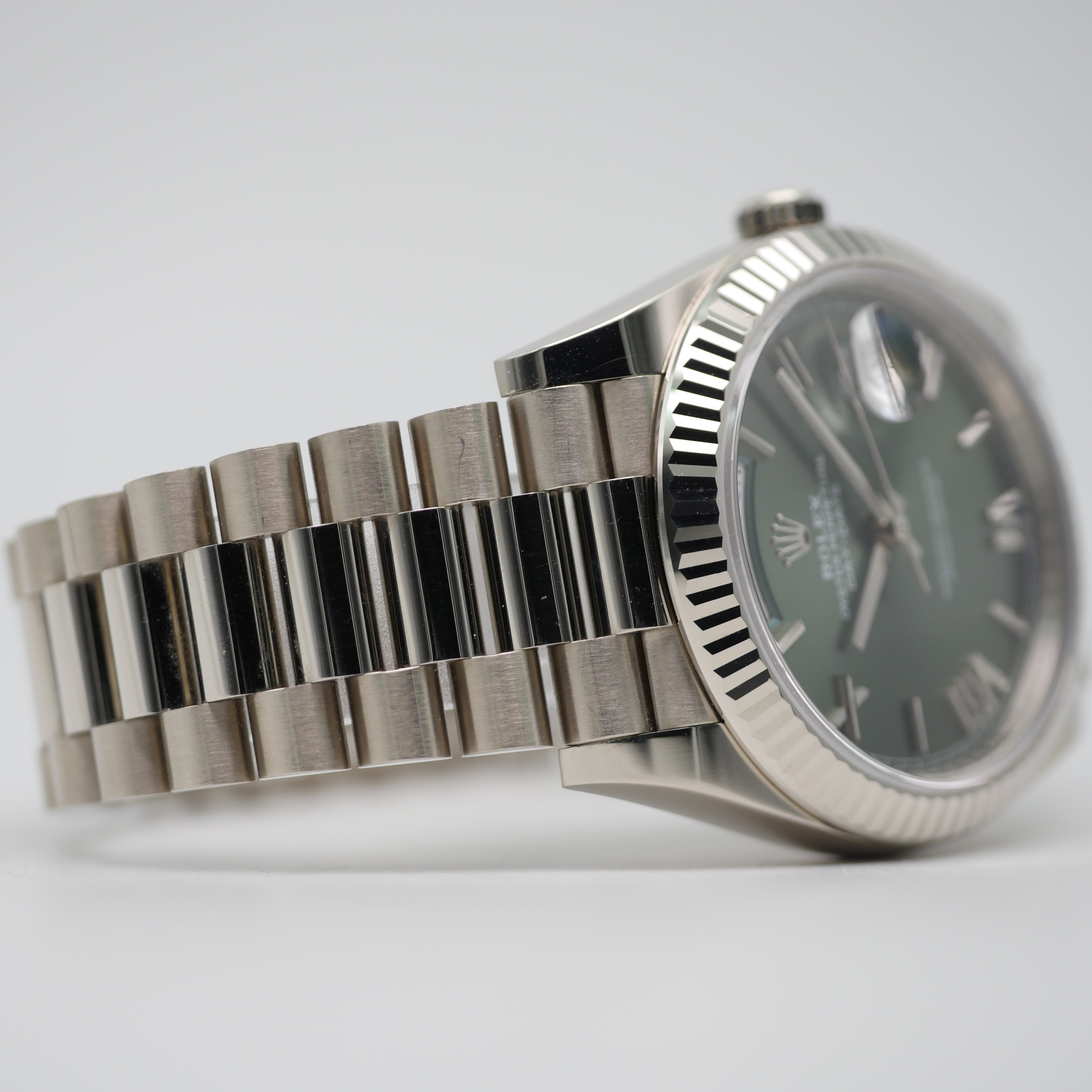 Rolex Day-Date 40 Weißgold 228239 "Olive Dial" - 2019