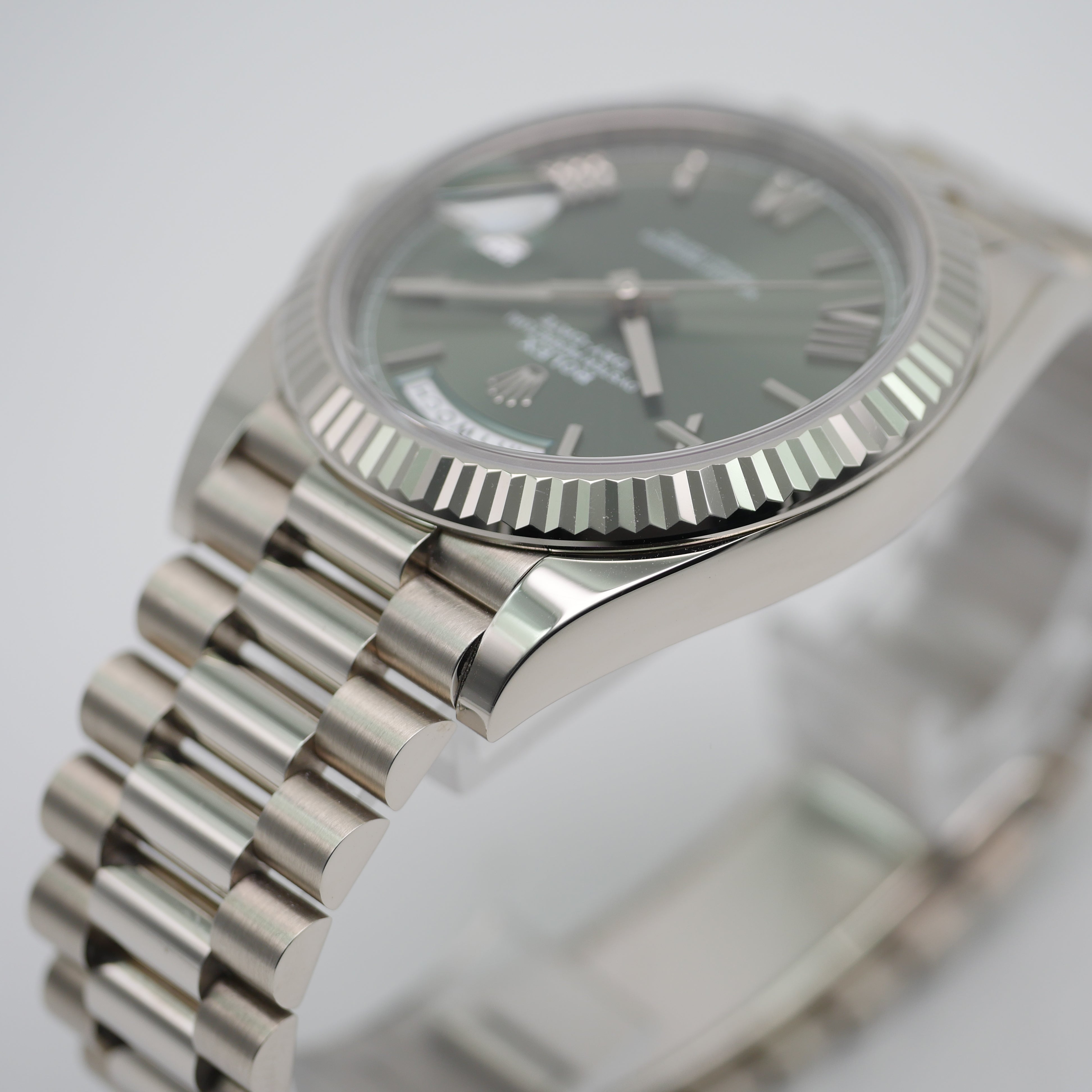 Rolex Day-Date 40 Weißgold 228239 "Olive Dial" - 2019