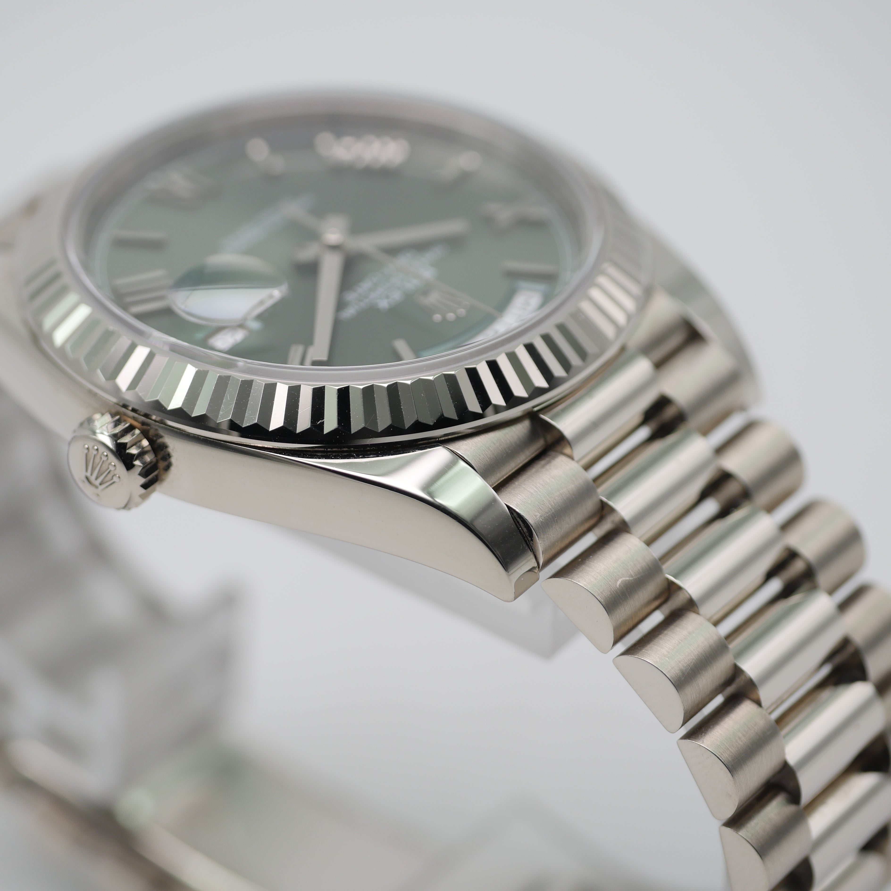 Rolex Day-Date 40 Weißgold 228239 "Olive Dial" - 2019