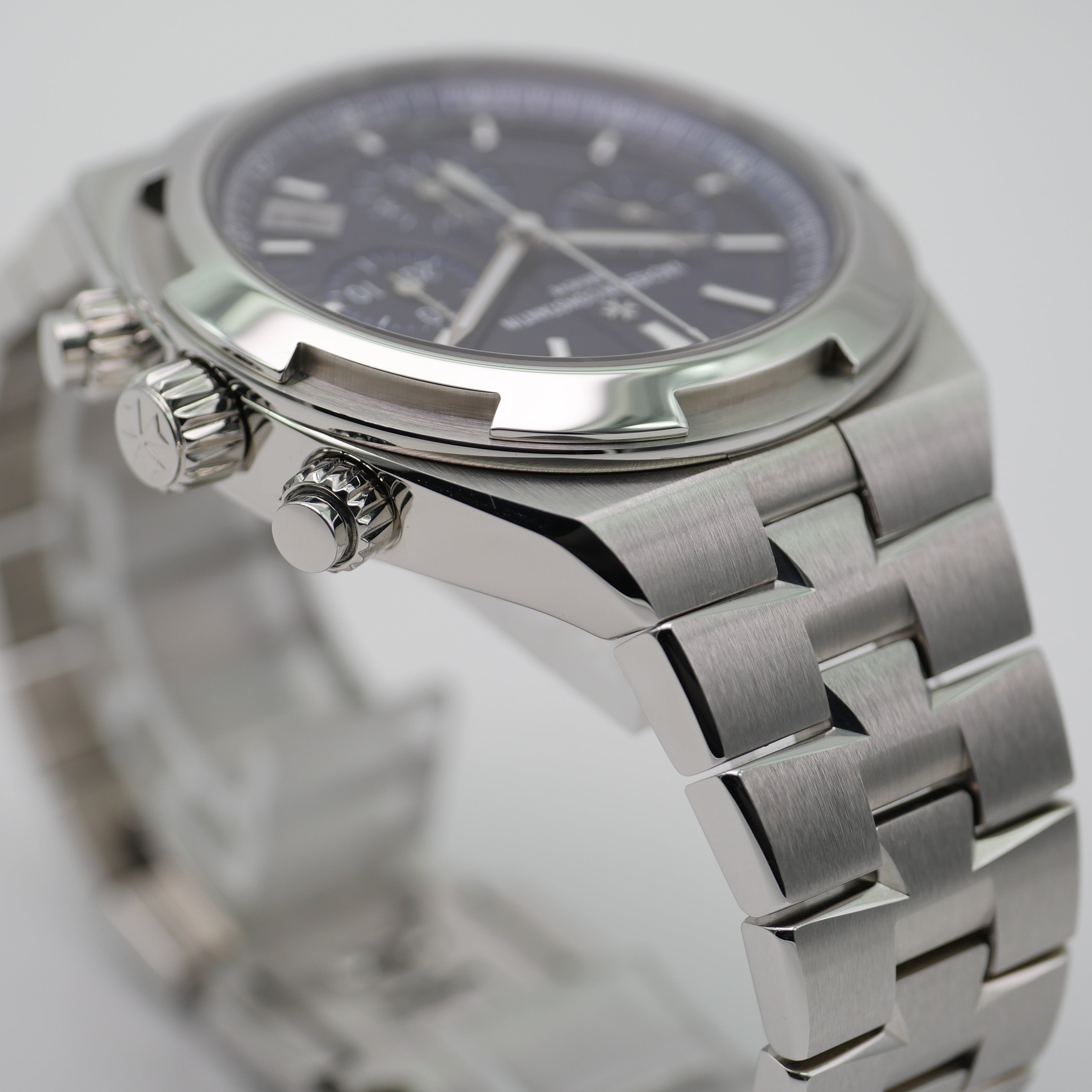 Vacheron Constantin Overseas Chronograph Steel 5500V/110A-B148 - 2021 