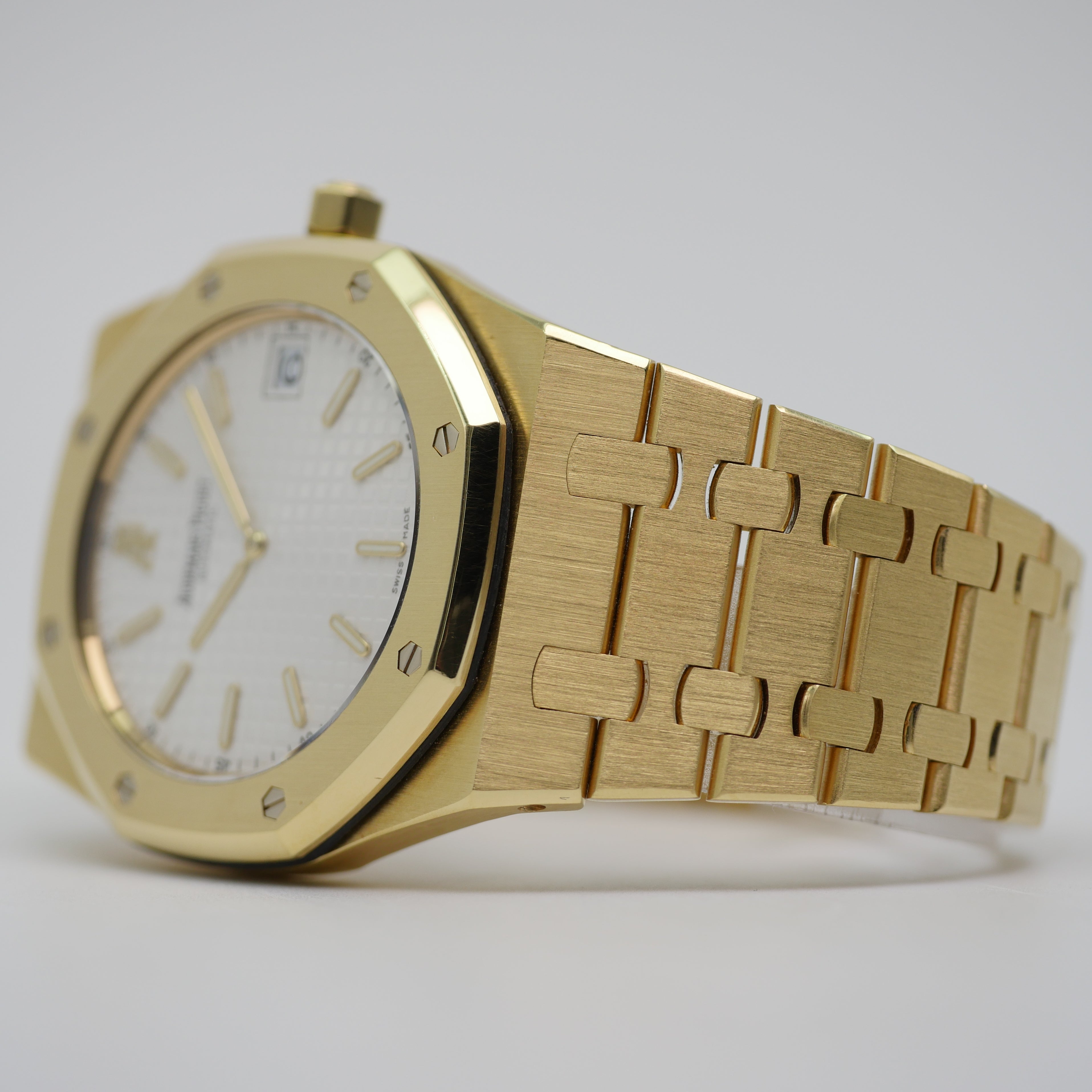 Audemars Piguet Royal Oak "Jumbo" Ultra Thin Yellow Gold 15202BA.OO.0944BA.01 - 2001 