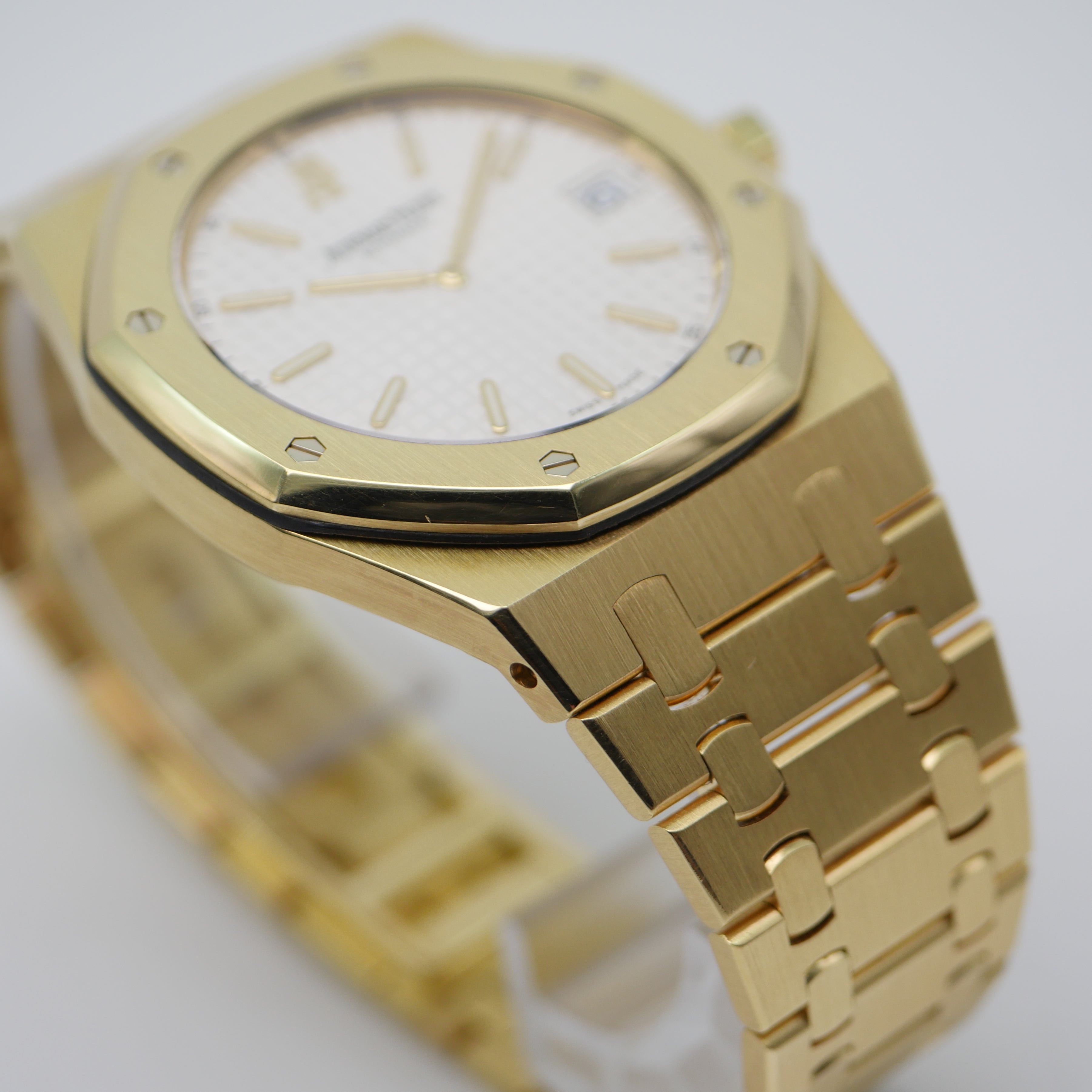 Audemars Piguet Royal Oak "Jumbo" Ultra Thin Yellow Gold 15202BA.OO.0944BA.01 - 2001 