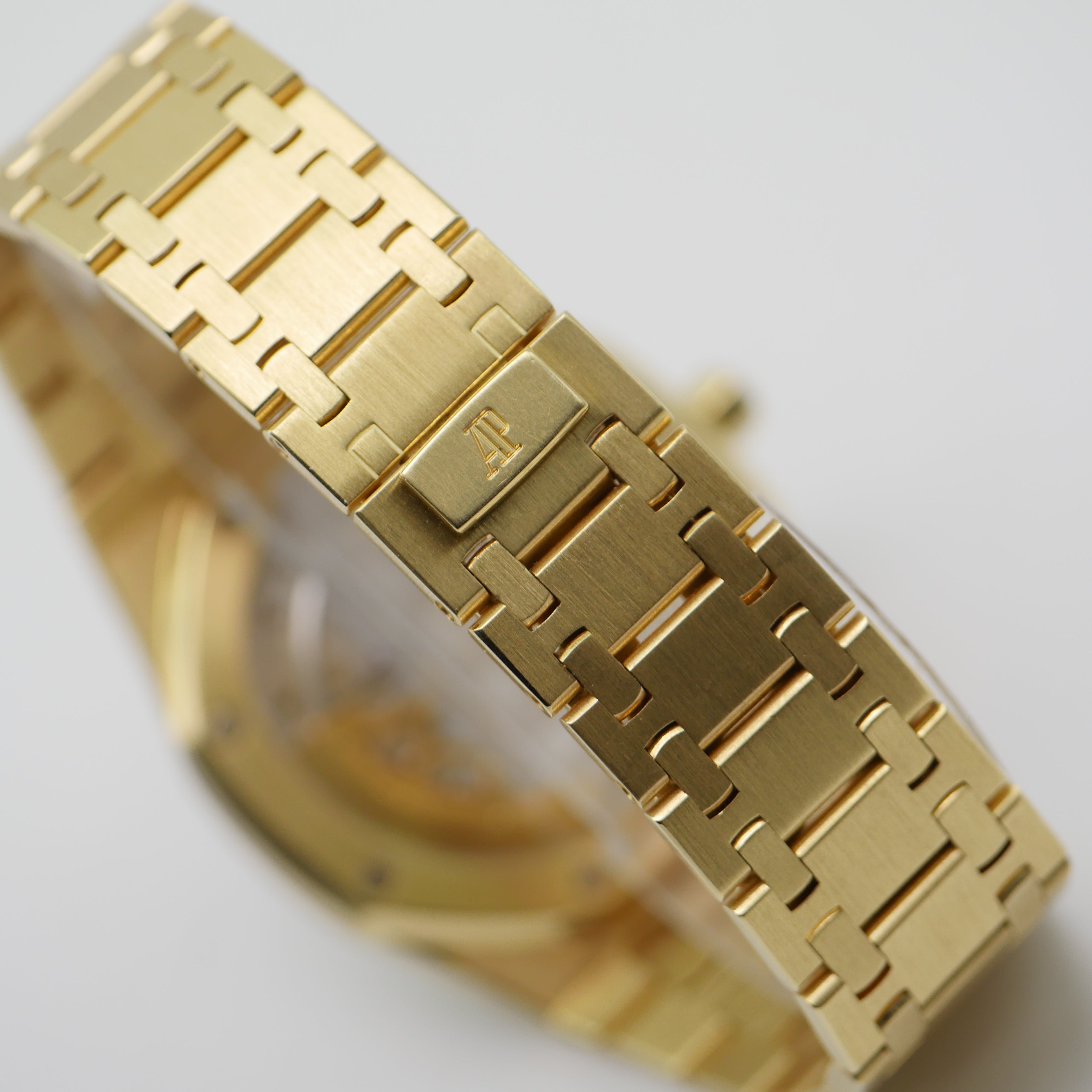 Audemars Piguet Royal Oak "Jumbo" Ultra Thin Yellow Gold 15202BA.OO.0944BA.01 - 2001 