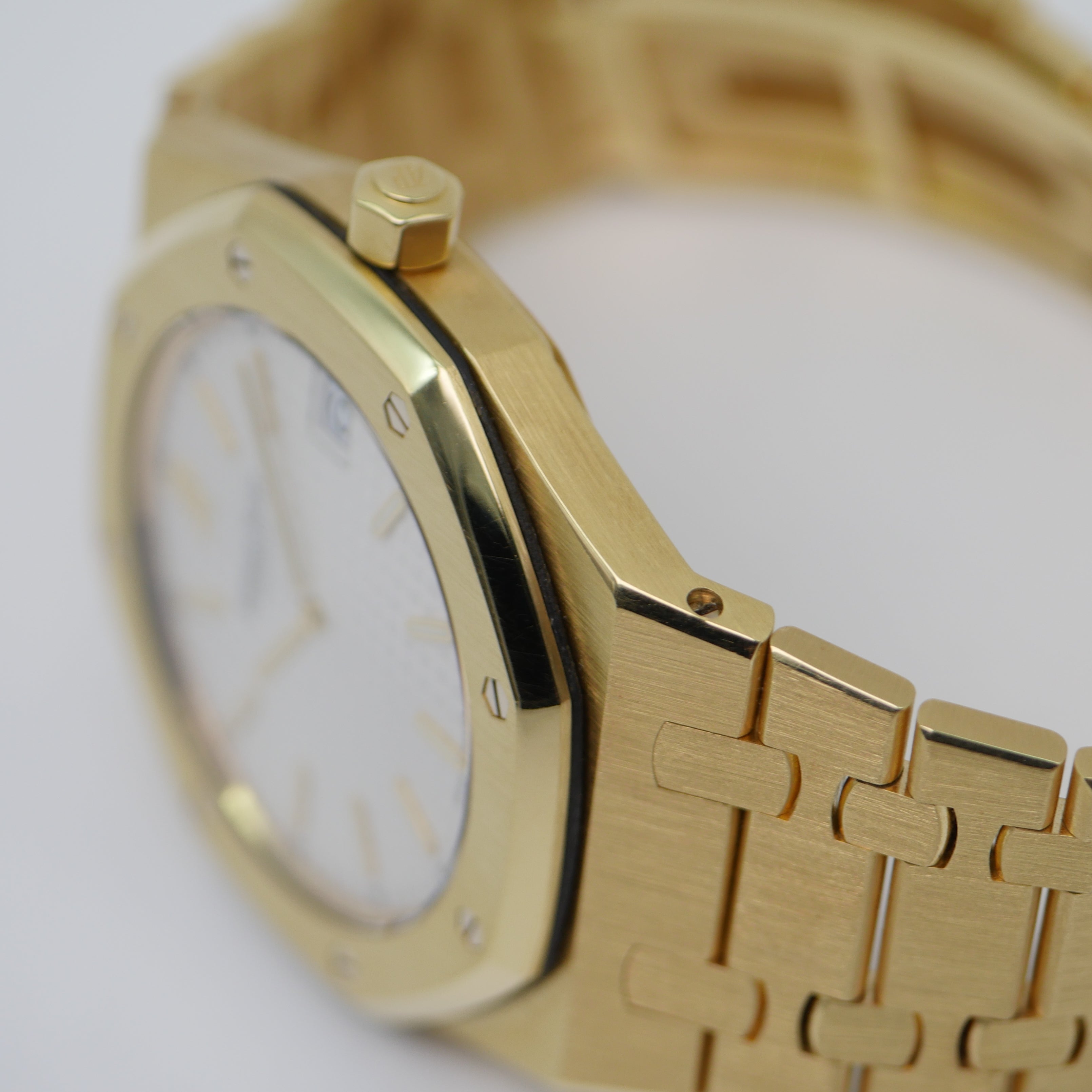Audemars Piguet Royal Oak "Jumbo" Ultra Thin Yellow Gold 15202BA.OO.0944BA.01 - 2001 