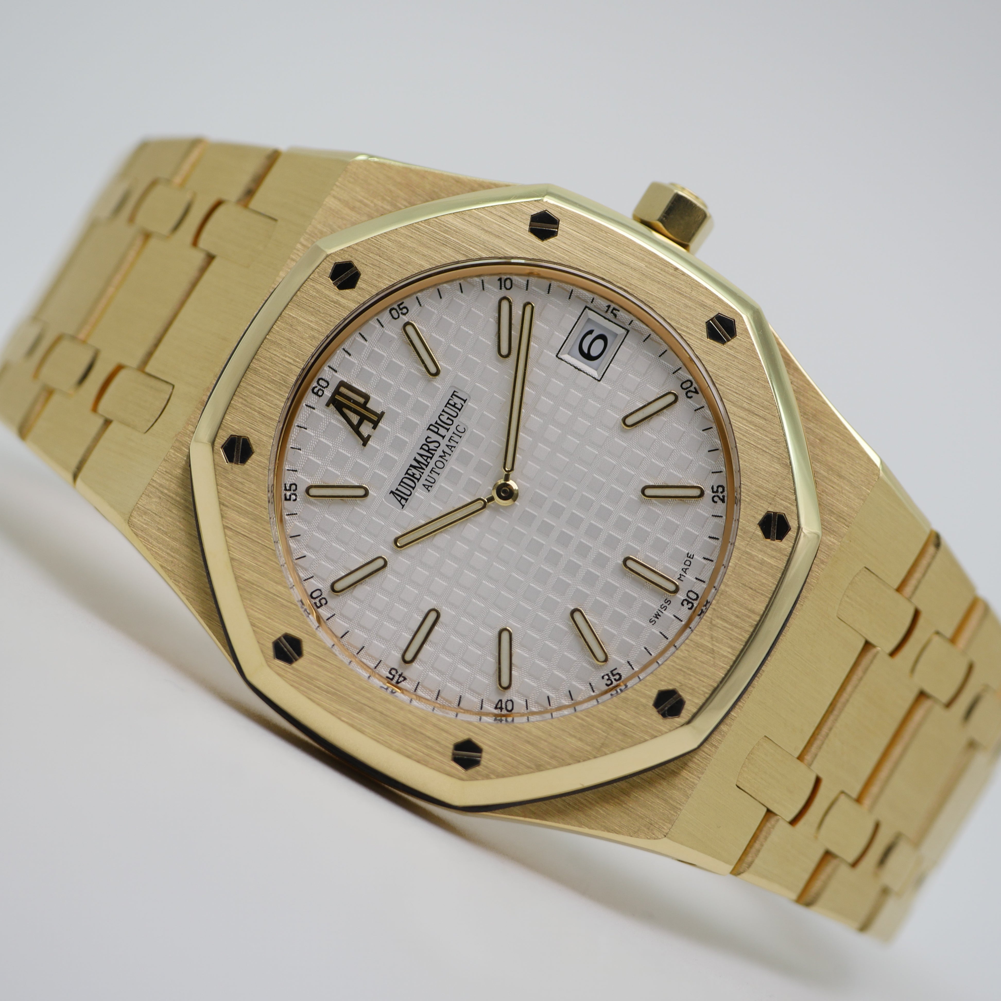 Audemars Piguet Royal Oak "Jumbo" Ultra Thin Yellow Gold 15202BA.OO.0944BA.01 - 2001 