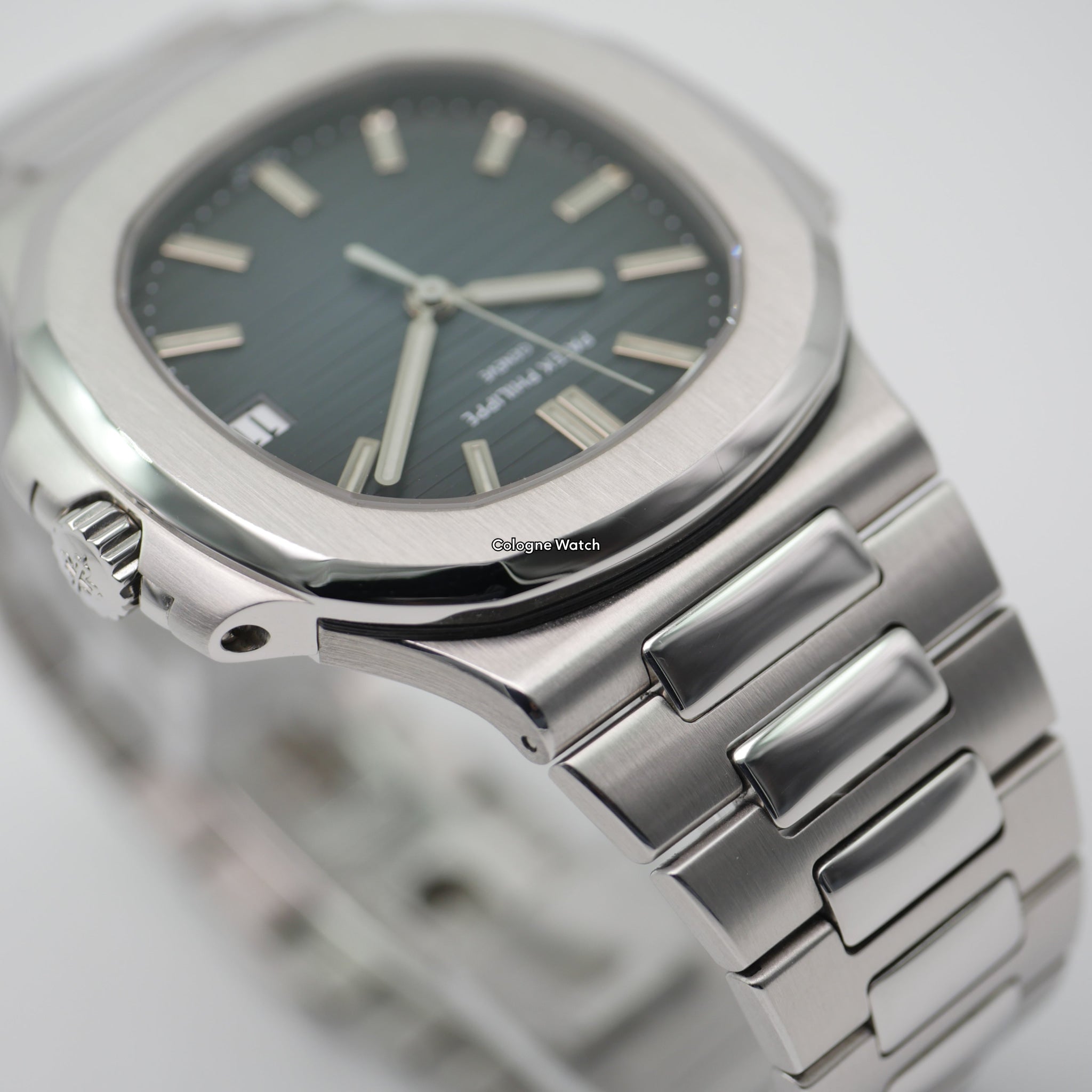 Patek Philippe Nautilus Stahl 5711/1A-001 - 2012 KALIBER 315SC 6 Monate verbaut!