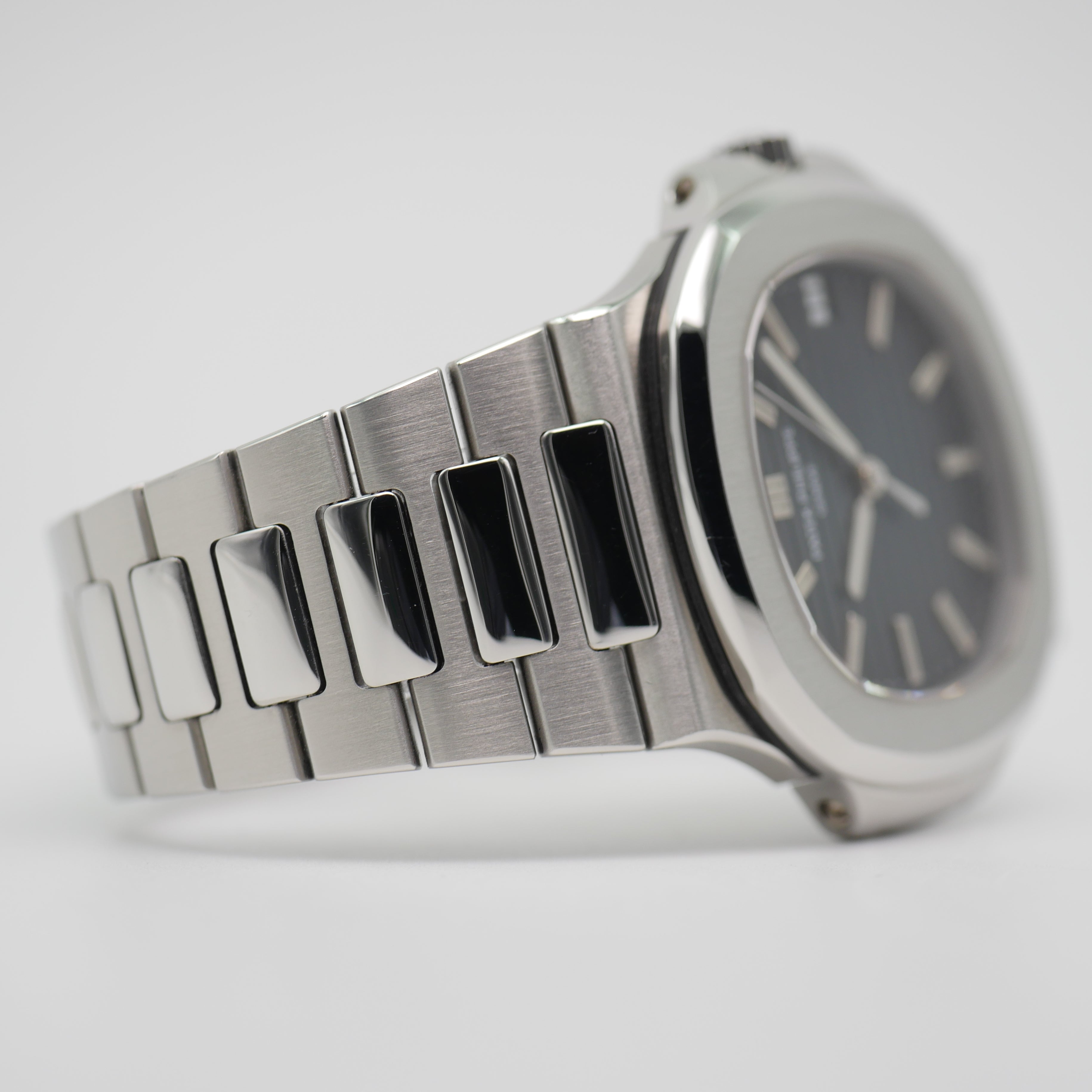 Patek Philippe Nautilus Stahl 5711/1A-001 - 2012 KALIBER 315SC 6 Monate verbaut!