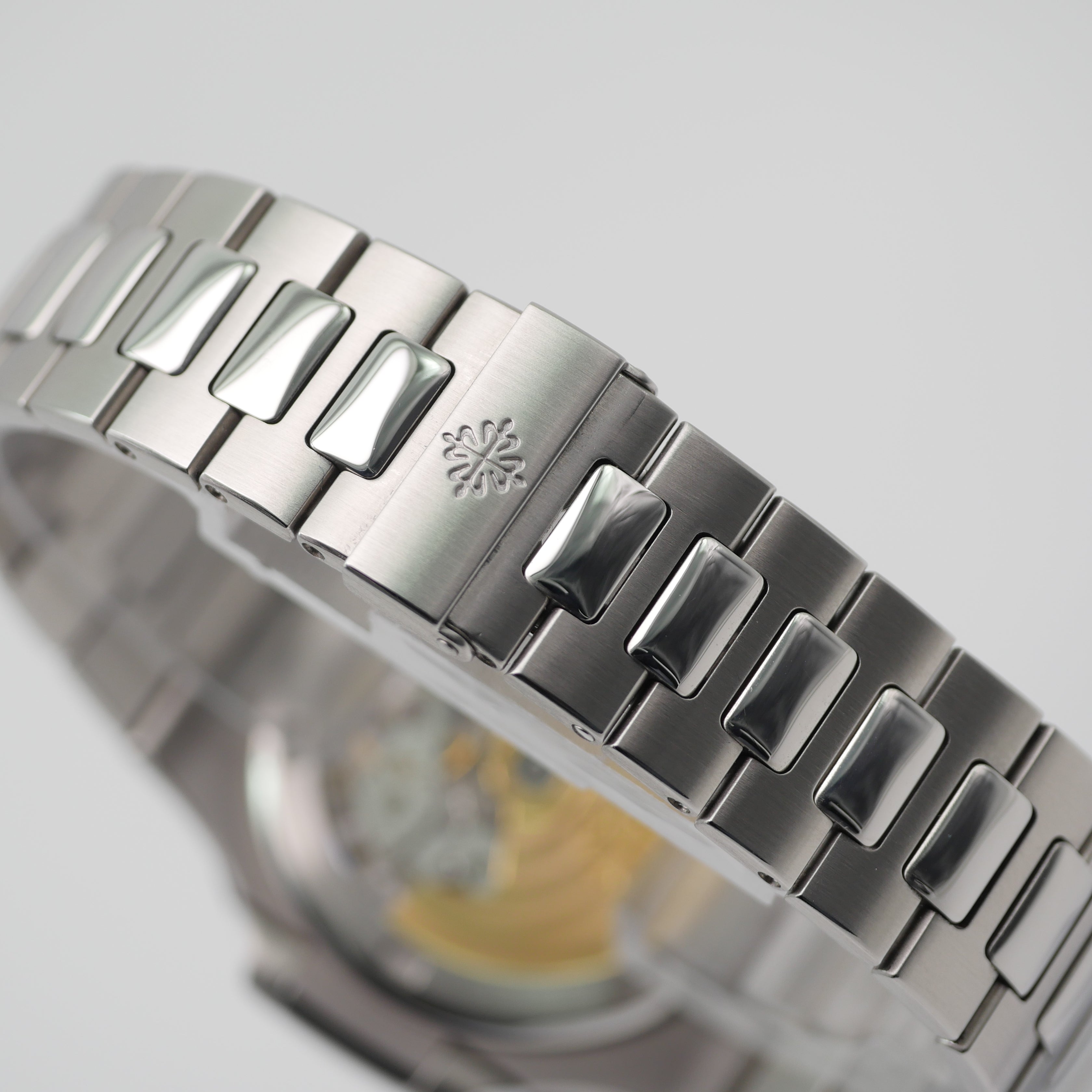 Patek Philippe Nautilus Stahl 5711/1A-001 - 2012 KALIBER 315SC 6 Monate verbaut!