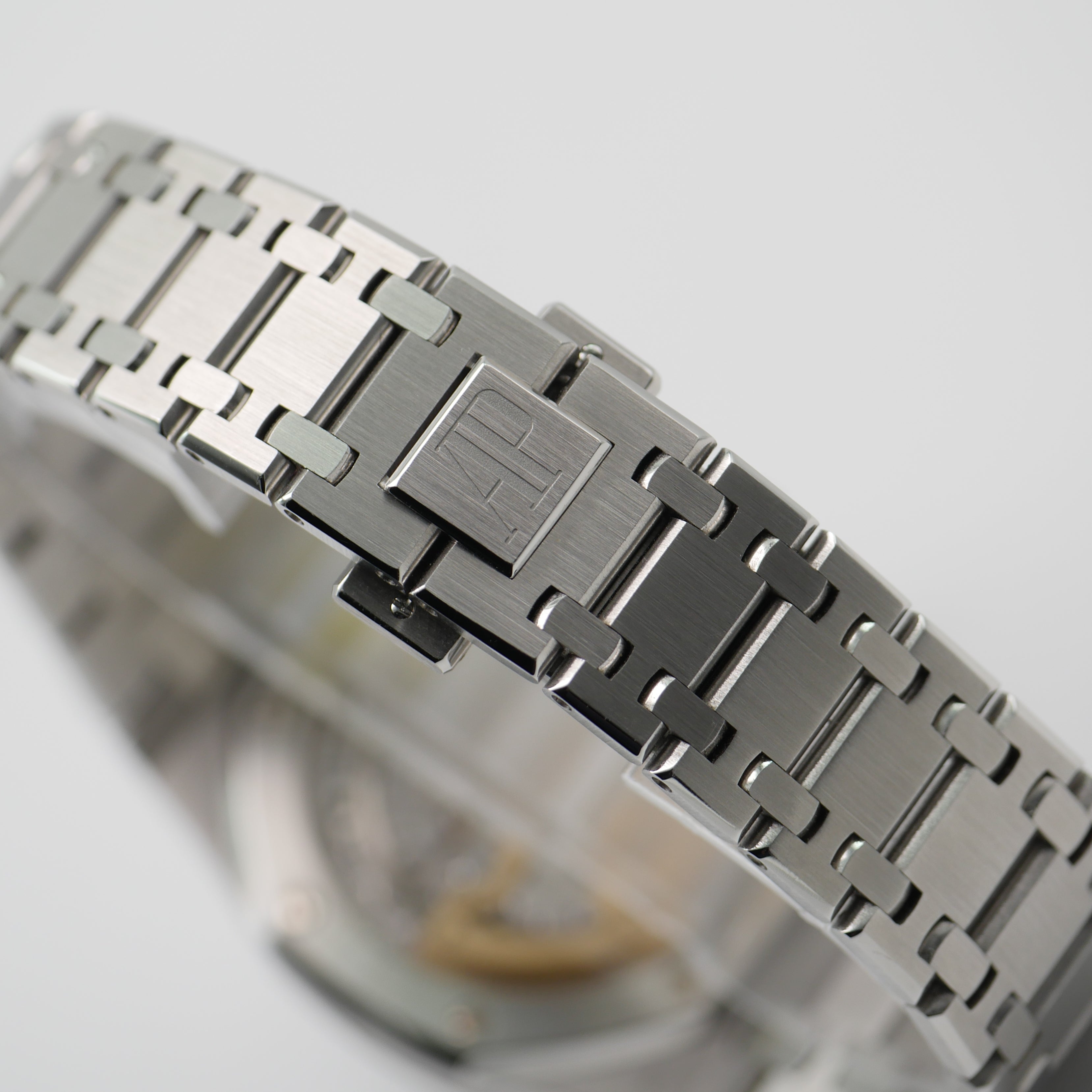 Ultra Thin Stahl