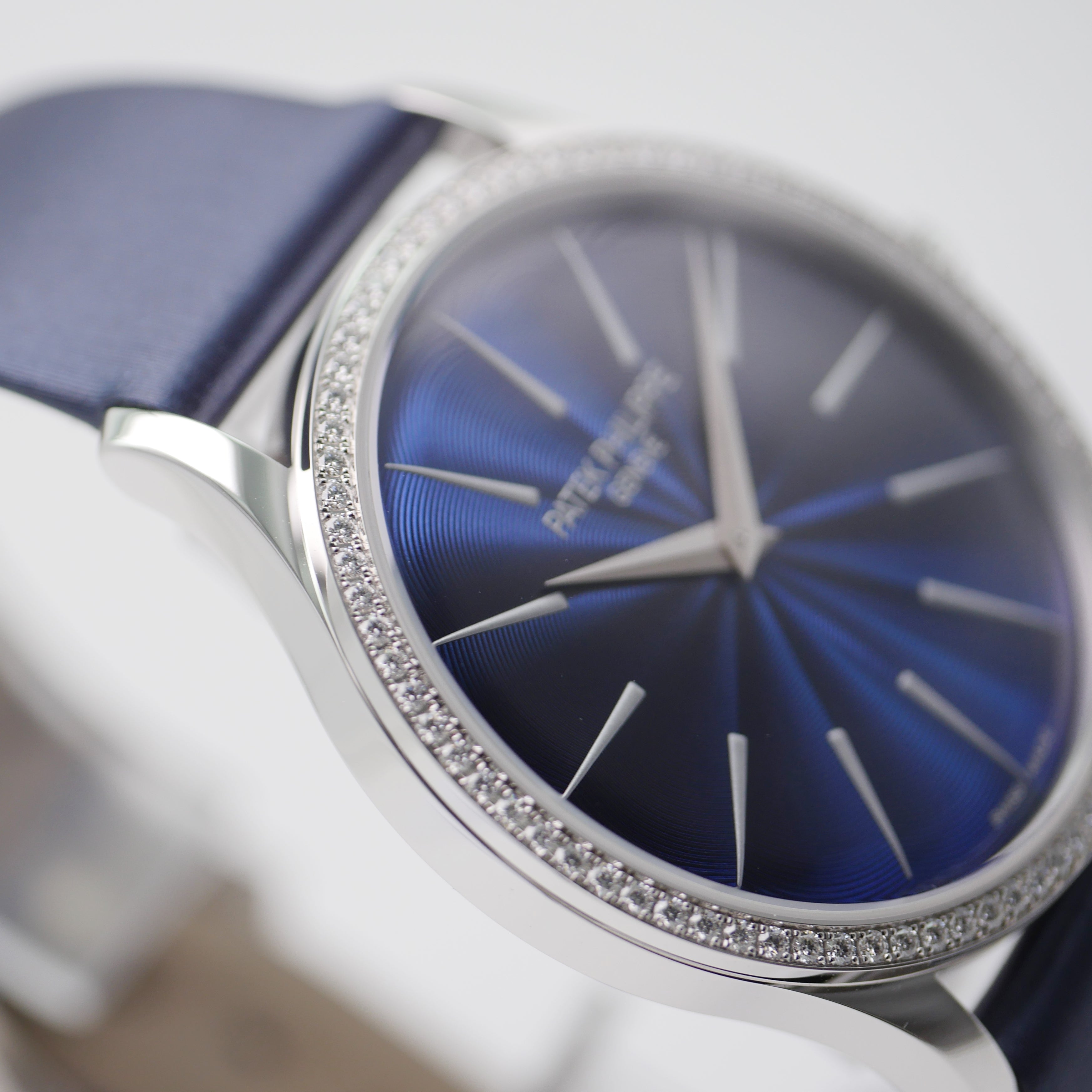 Patek Philippe Calatrava Ladies Stahl 2022 - 4997/200G-001