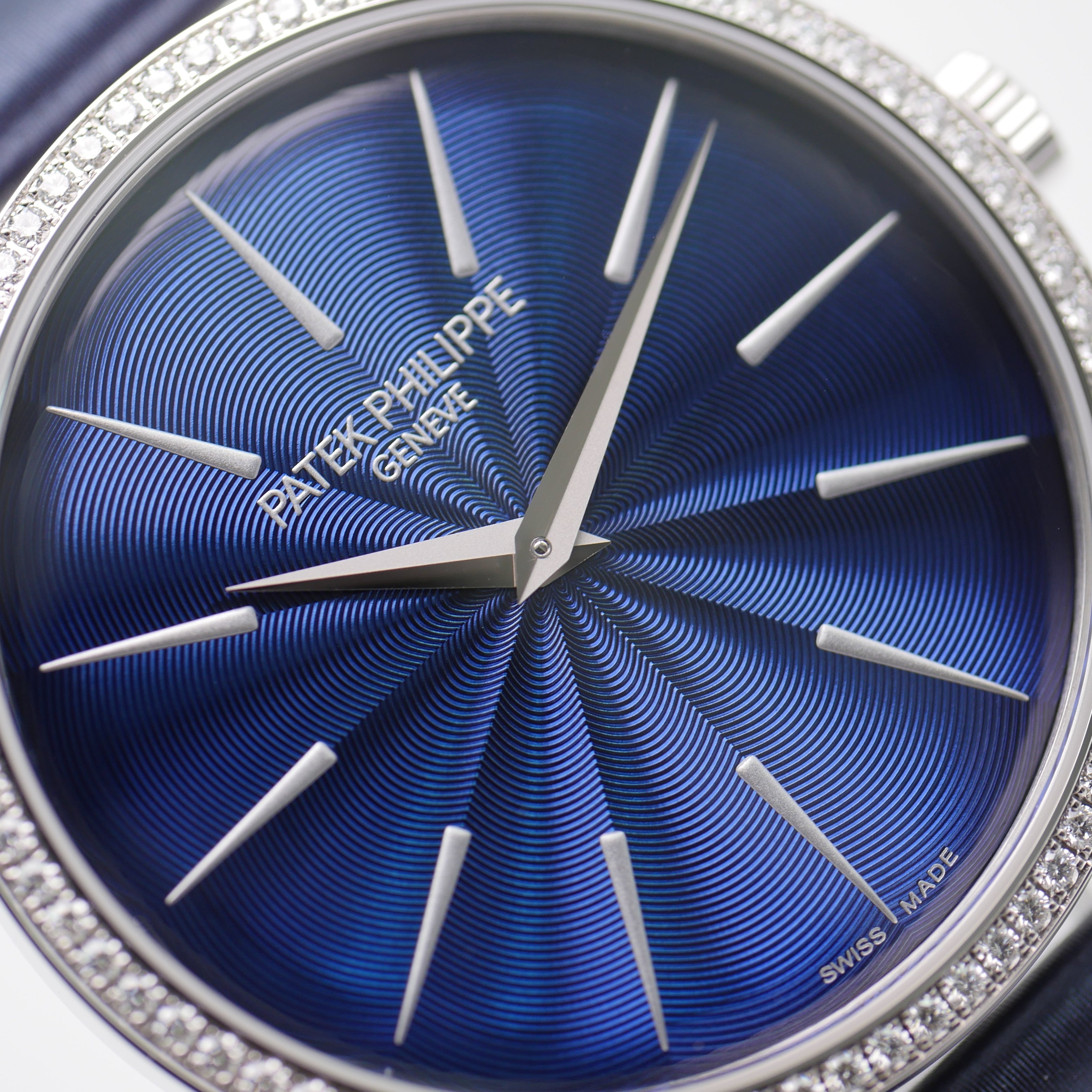 Patek Philippe Calatrava Ladies Stahl 2022 - 4997/200G-001